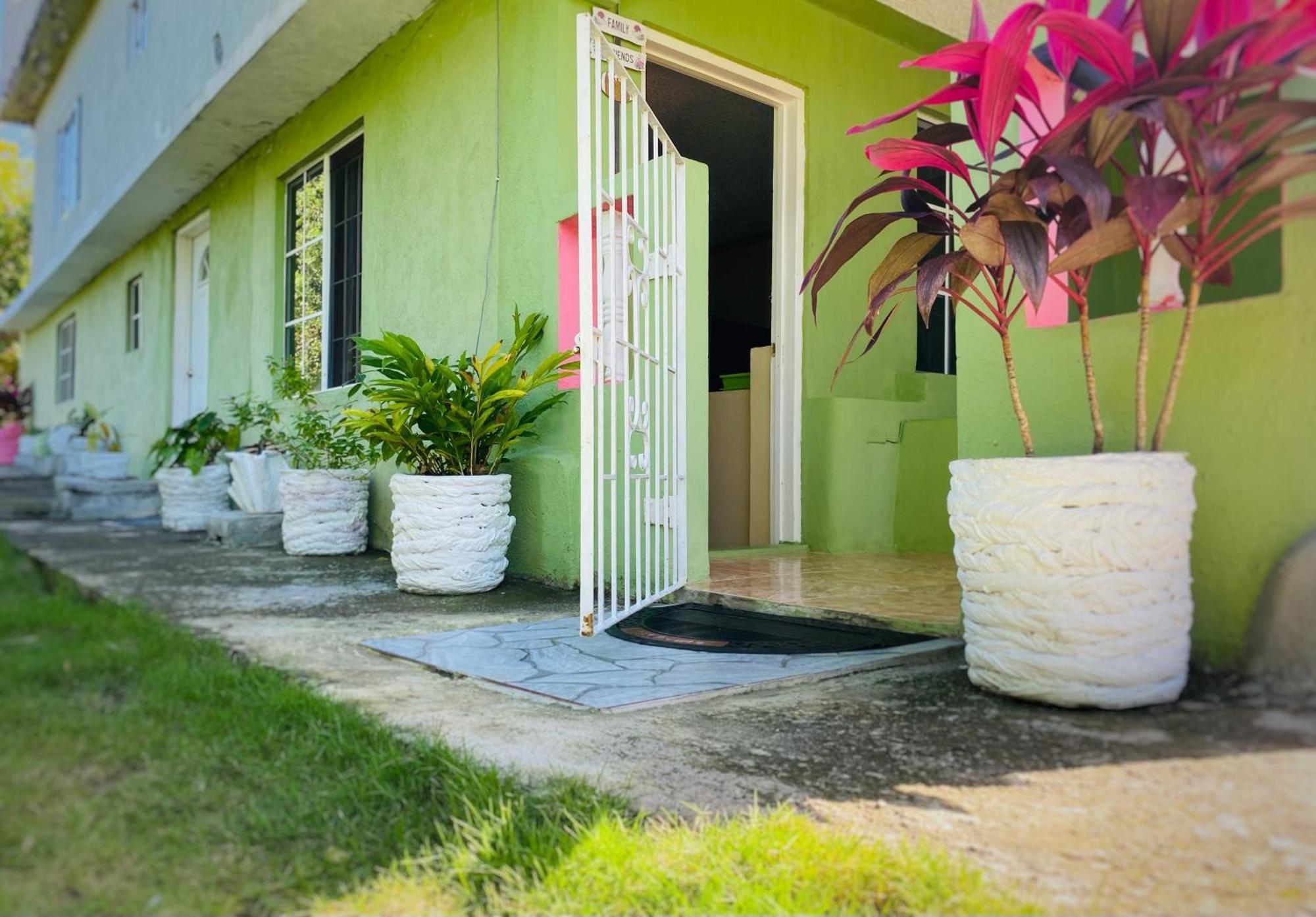 Cindy'S Garden Stay Ocho Ríos Exterior foto